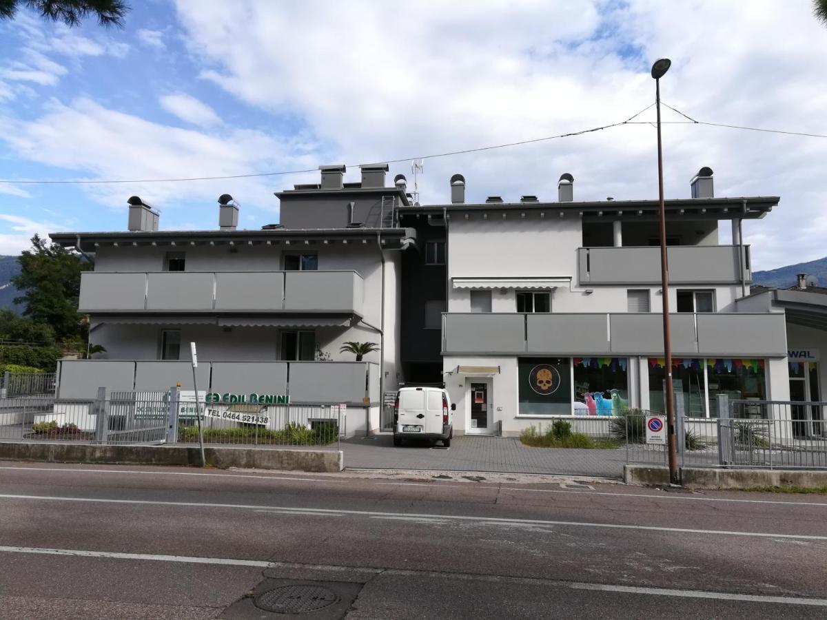 Apartamento Ferrarini Riva del Garda Exterior foto